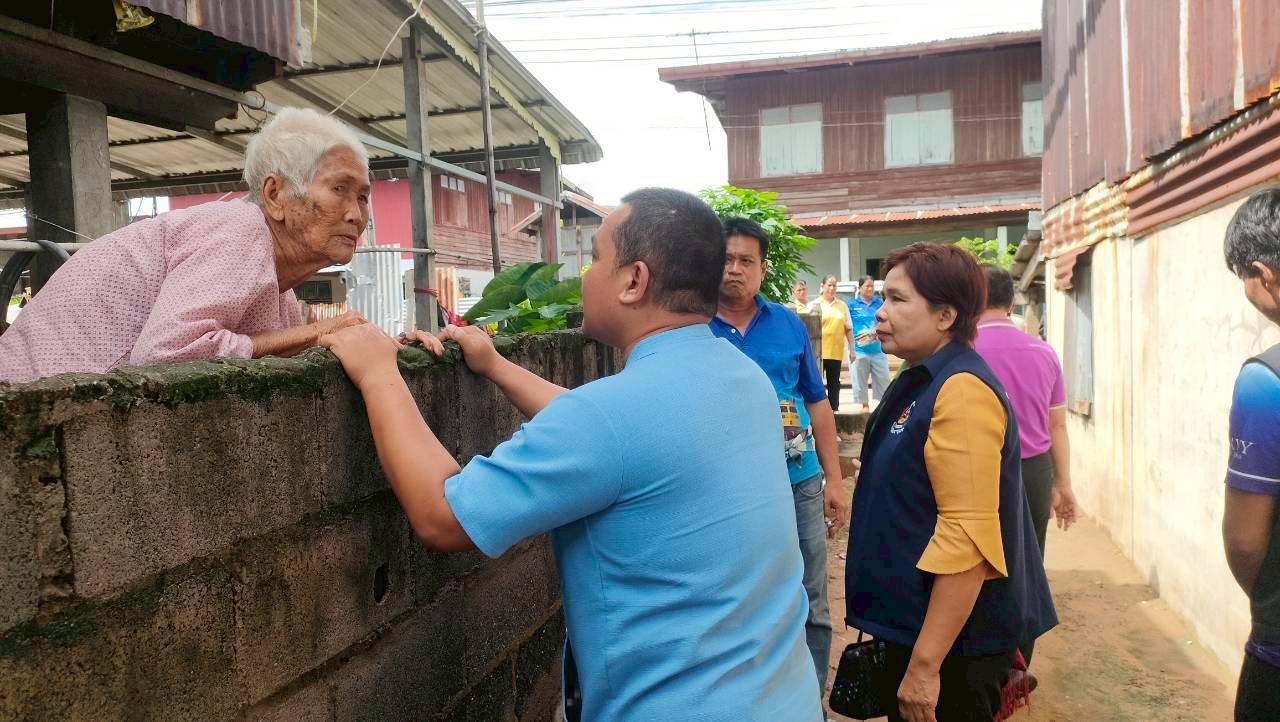 นายอำเภอกันทรารมย์ พร้อมทีม คจพ.อ.กันทรารมย์ ลงพื้นที่เยี่ยมครัวเรือนเป้าหมายตกเกณฑ์ความจำเป็นพื้นฐาน (จปฐ.) เน้นการบูรณาการและส่งเสริมกระบวนการมีส่วนร่วมจากทุกภาคส่วนในการขับเคลื่อนการขจัดความยากจนและพัฒนาคนทุกช่วงวัยอย่างยั่งยืนตามหลักปรัญาของเศรษฐกิจพอเพียง